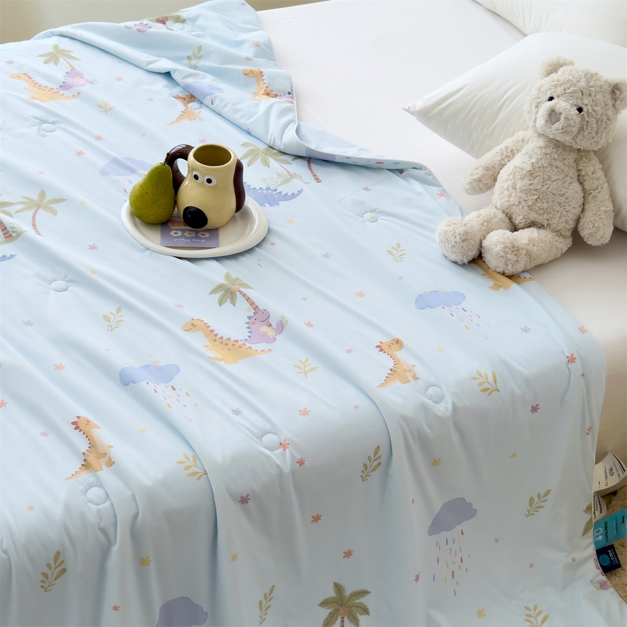 91家纺网 家纺一手货源 找家纺 朵希曼 2026春夏新款卡通锦氨凉感夏被夏凉被空调被 小恐龙快乐假期