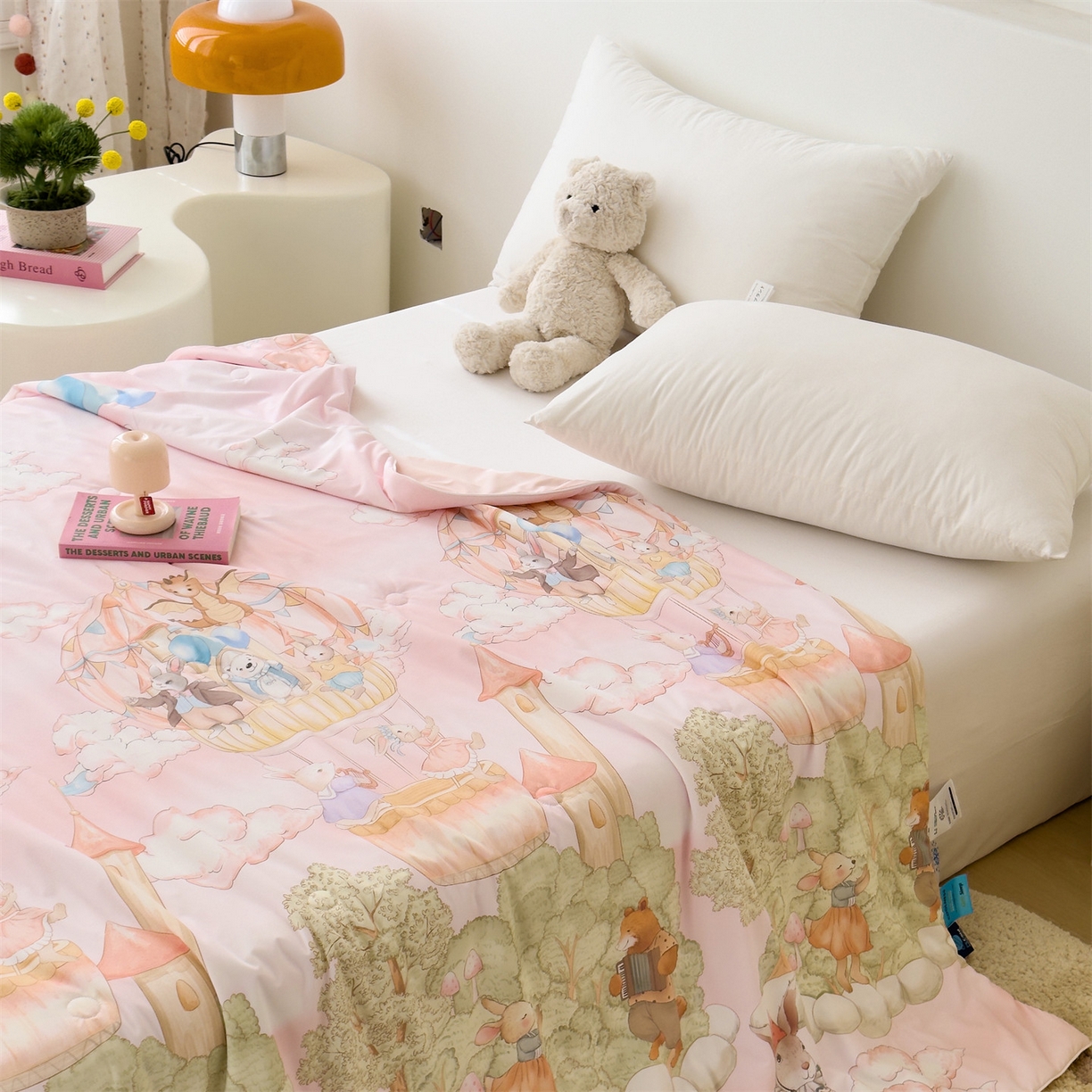 91家纺网 家纺一手货源 找家纺 朵希曼 2026春夏新款卡通锦氨凉感夏被夏凉被空调被 森林乐园