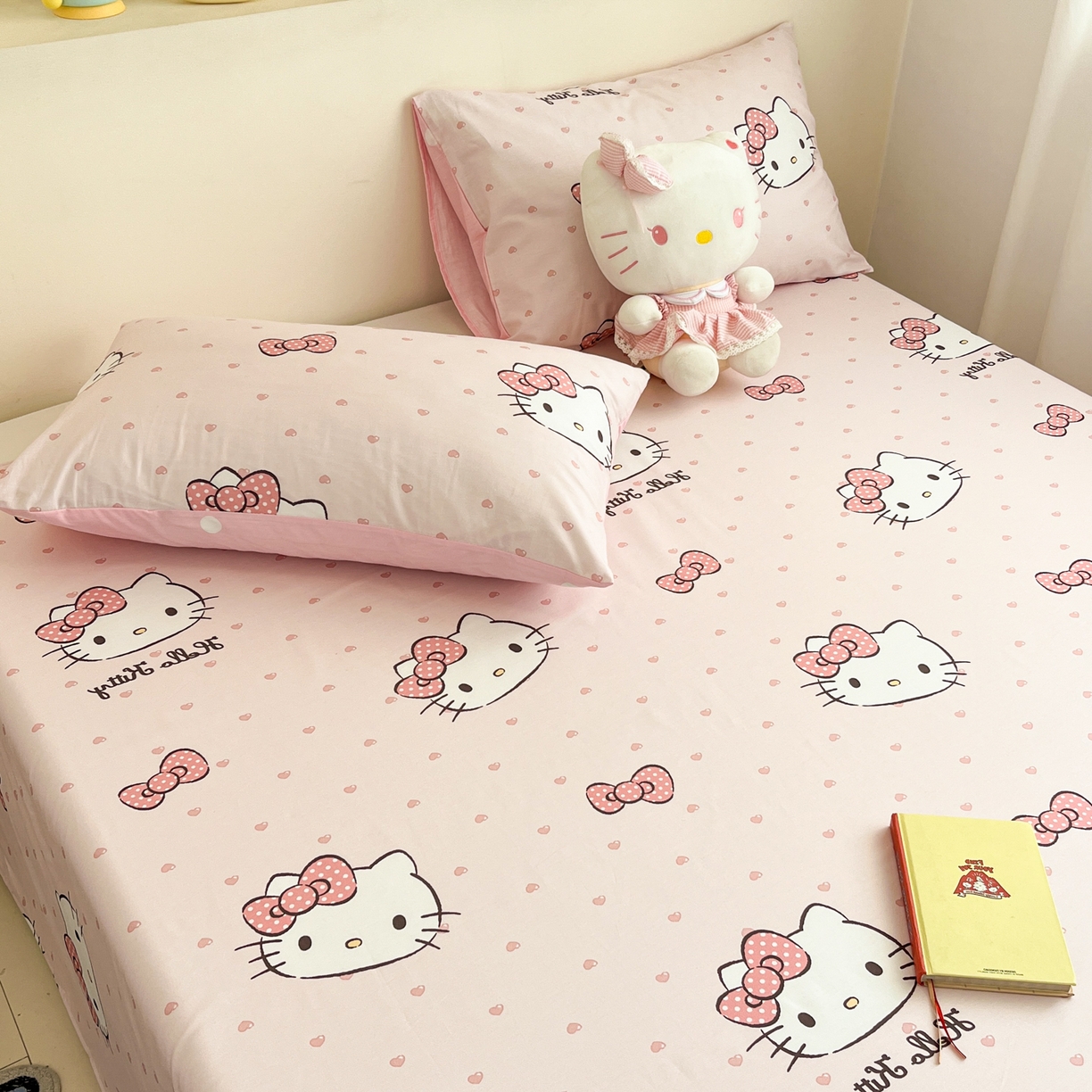 91家纺网 家纺一手货源 找家纺 孩子王家纺 2026新款卡通全棉纯棉正版授权小版三丽鸥系列单床笠床笠单件单品床笠（含防伪码） 甜糯凯蒂