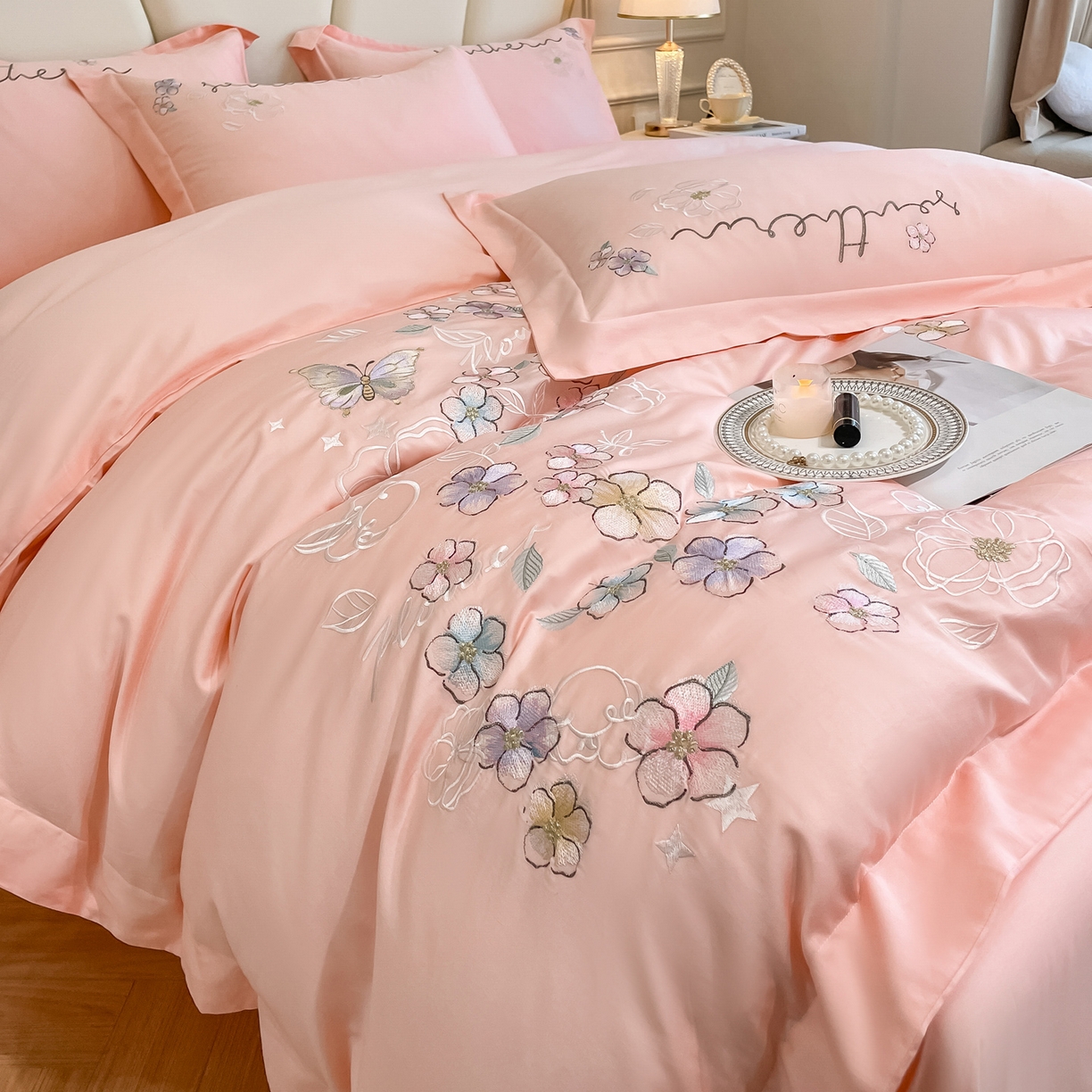 91家纺网 家纺一手货源 找家纺 博纳家纺 2026春夏新款13372全棉纯棉绣花四件套-奈雪 奈雪-粉玉