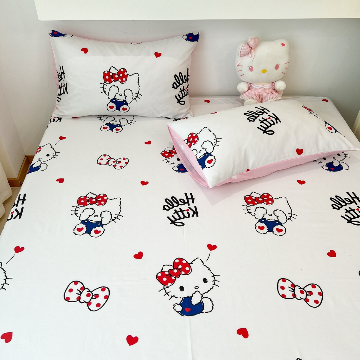 91家纺网 家纺一手货源 找家纺 孩子王家纺 2026新款卡通全棉纯棉正版授权小版三丽鸥系列单床笠床笠单件单品床笠（含防伪码） 奶猫kt