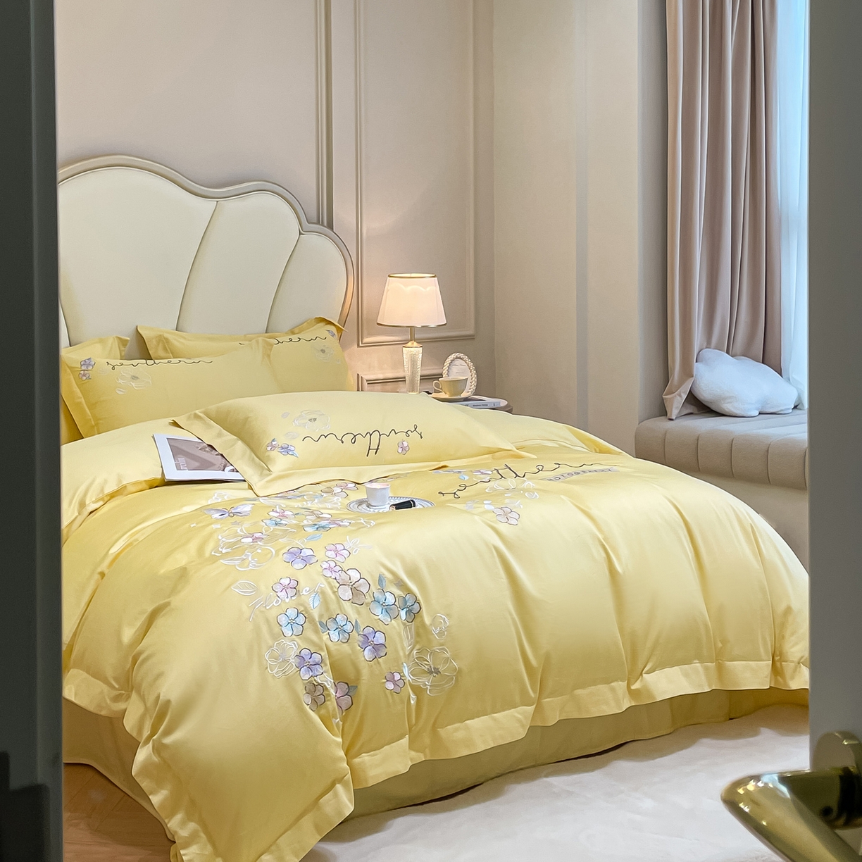 91家纺网 家纺一手货源 找家纺 博纳家纺 2026春夏新款13372全棉纯棉绣花四件套-奈雪 奈雪-柠檬黄