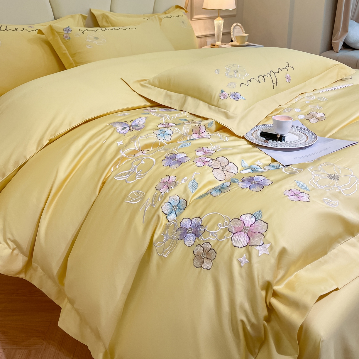 91家纺网 家纺一手货源 找家纺 博纳家纺 2026春夏新款13372全棉纯棉绣花四件套-奈雪 奈雪-柠檬黄