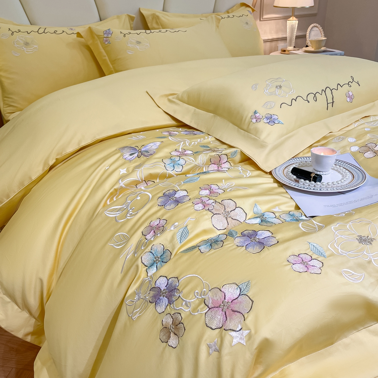 91家纺网 家纺一手货源 找家纺 博纳家纺 2026春夏新款13372全棉纯棉绣花四件套-奈雪 奈雪-柠檬黄