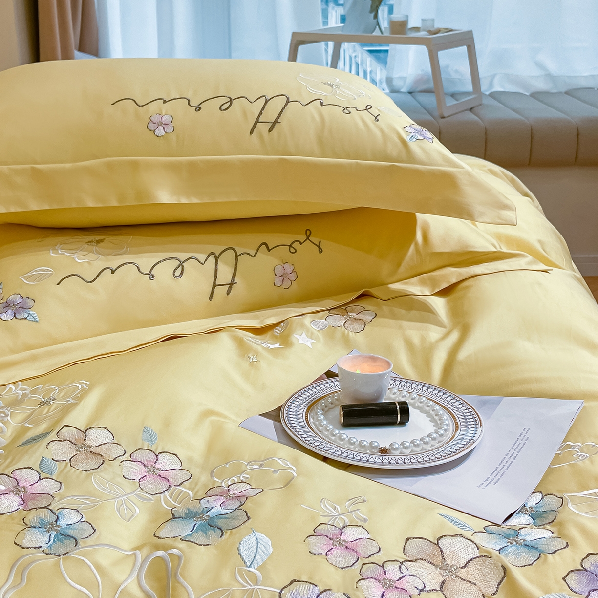 91家纺网 家纺一手货源 找家纺 博纳家纺 2026春夏新款13372全棉纯棉绣花四件套-奈雪 奈雪-柠檬黄