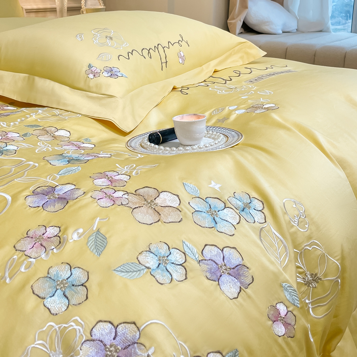 91家纺网 家纺一手货源 找家纺 博纳家纺 2026春夏新款13372全棉纯棉绣花四件套-奈雪 奈雪-柠檬黄