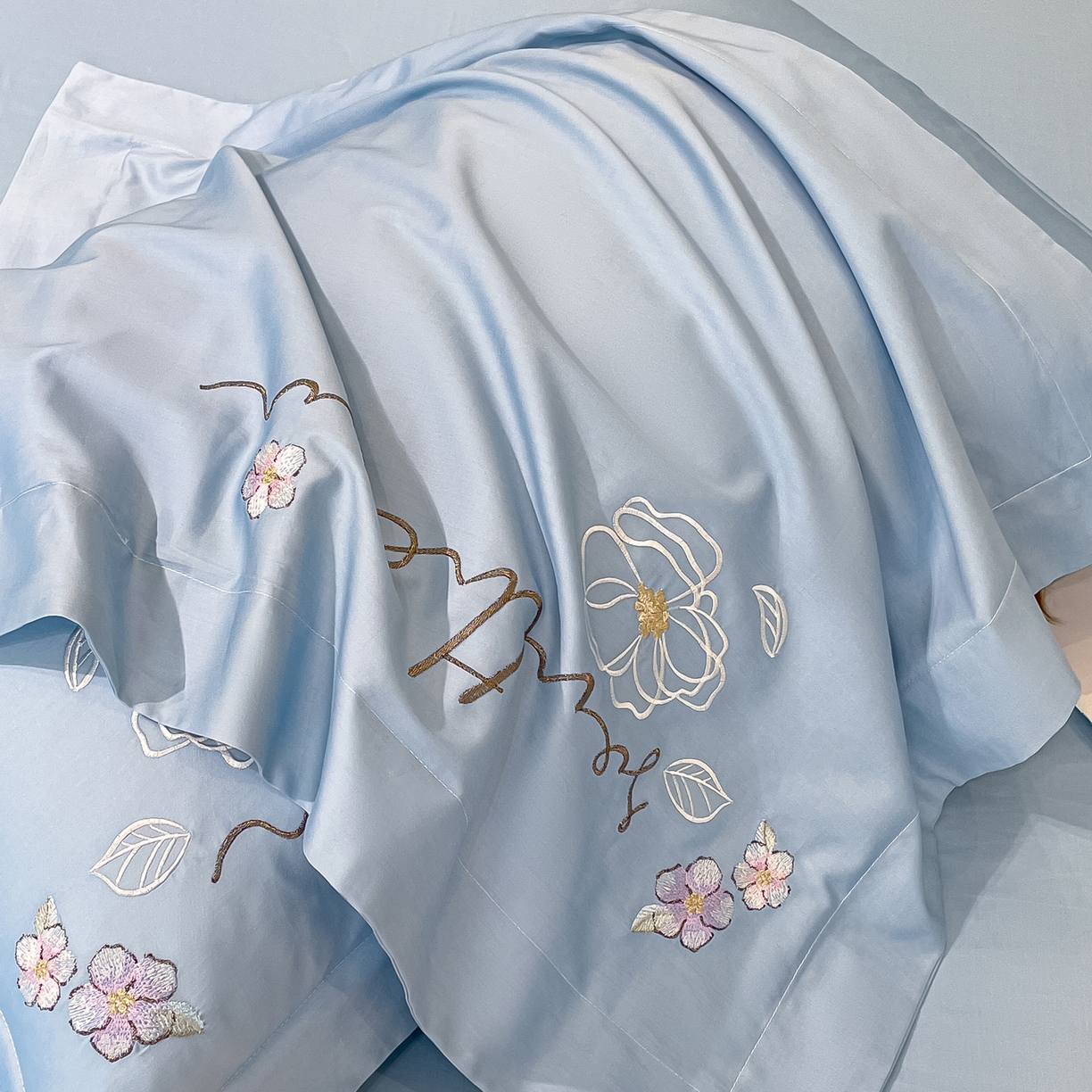 91家纺网 家纺一手货源 找家纺 博纳家纺 2026春夏新款13372全棉纯棉绣花四件套-奈雪 奈雪-天蓝