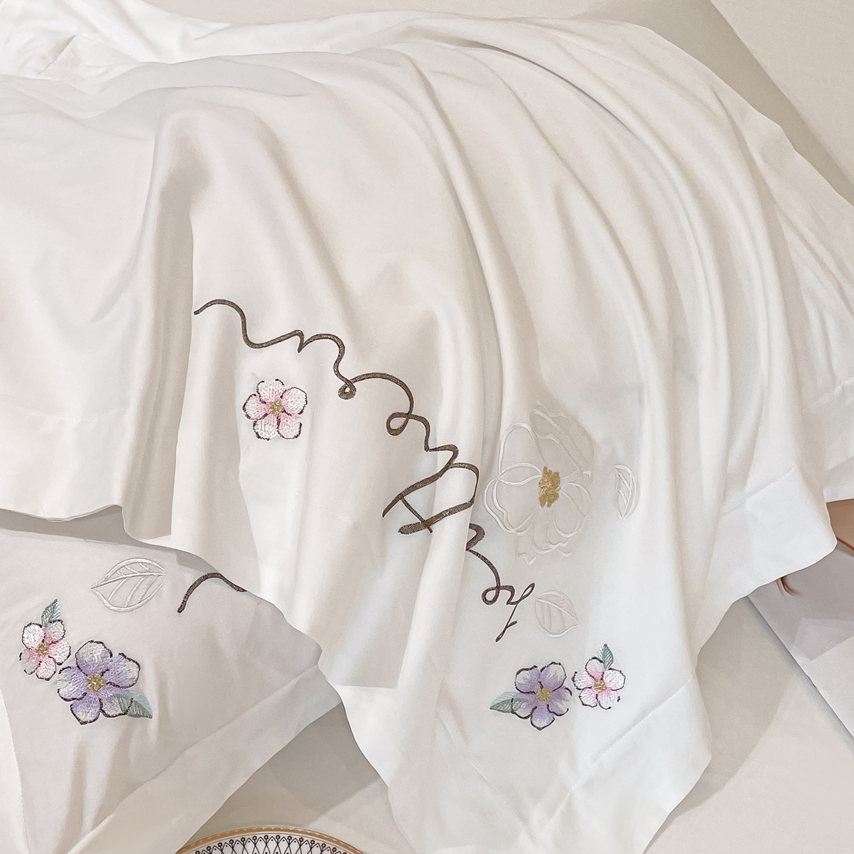 91家纺网 家纺一手货源 找家纺 博纳家纺 2026春夏新款13372全棉纯棉绣花四件套-奈雪 奈雪-象牙白