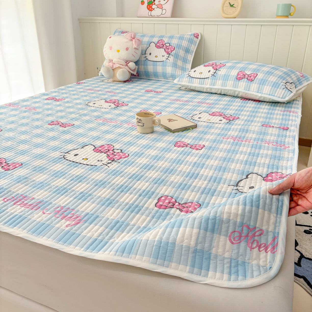 91家纺网 家纺一手货源 找家纺 孩子王家纺 2026新款Sanrio三丽鸥正版授权全棉纯棉夹棉多功能床垫-床盖（含防伪码） 甜美kt