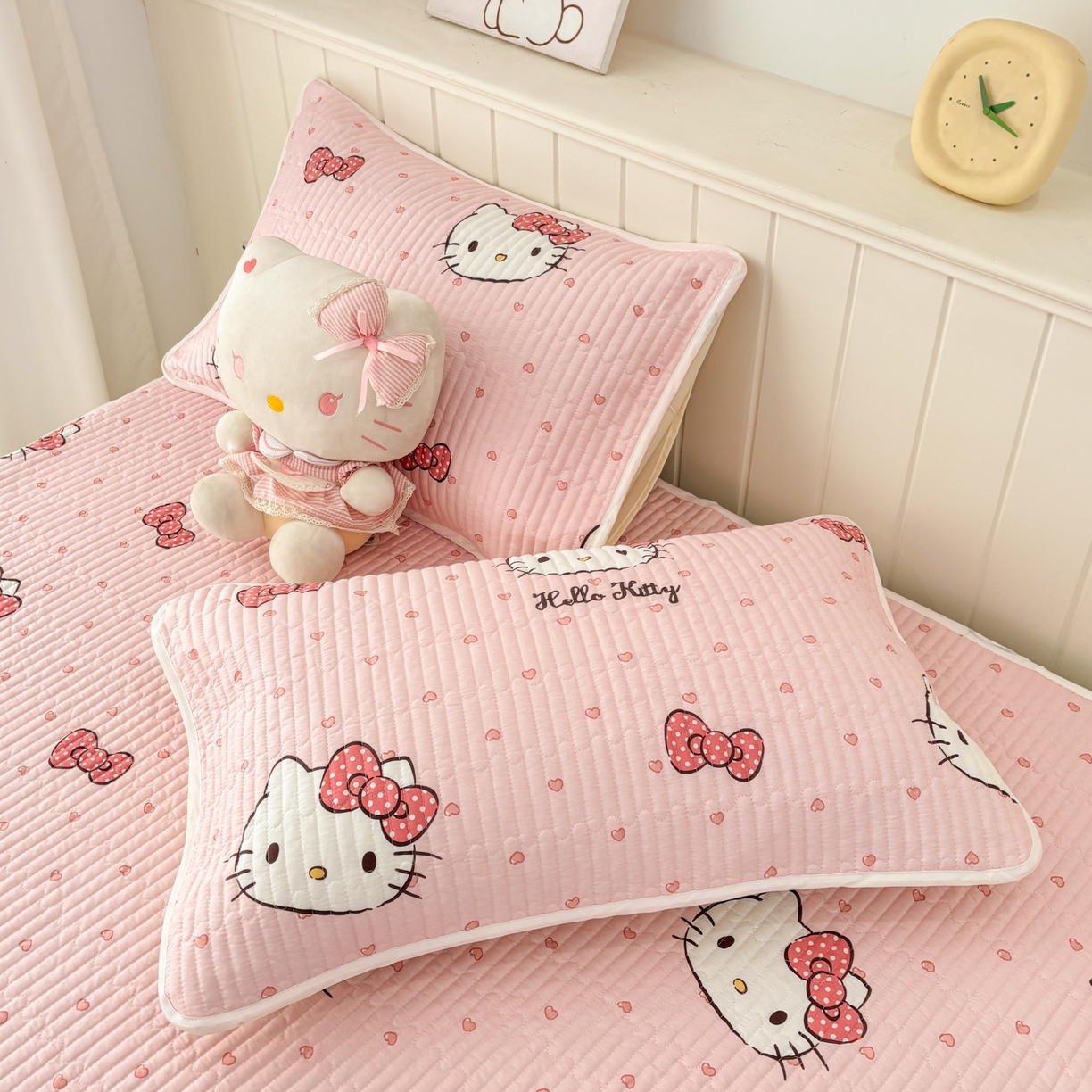 91家纺网 家纺一手货源 找家纺 孩子王家纺 2026新款Sanrio三丽鸥正版授权全棉纯棉夹棉多功能床垫-床盖（含防伪码） 甜糯凯蒂