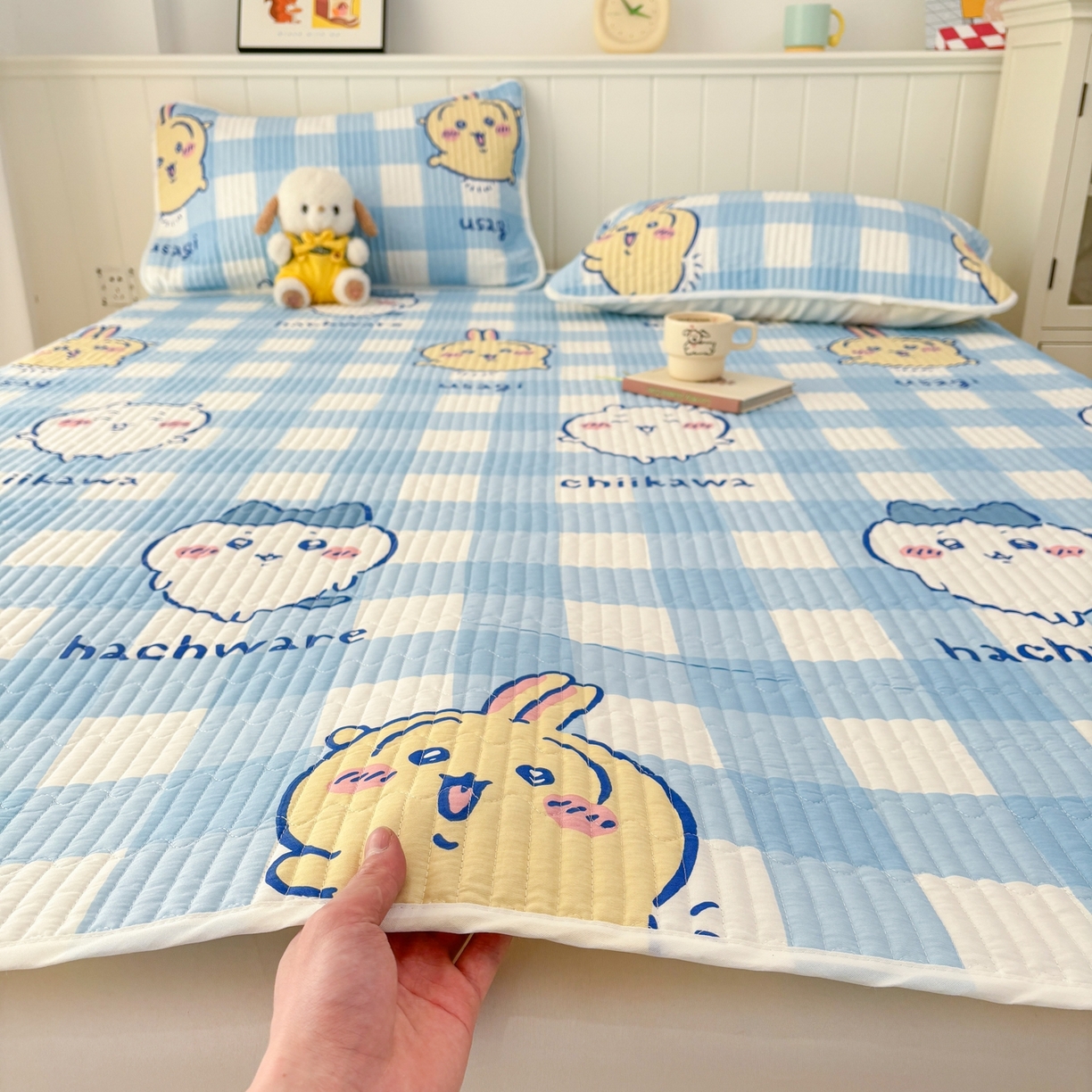 91家纺网 家纺一手货源 找家纺 孩子王家纺 2026新款Sanrio三丽鸥正版授权全棉纯棉夹棉多功能床垫-床盖（含防伪码） 蓝格乌萨奇