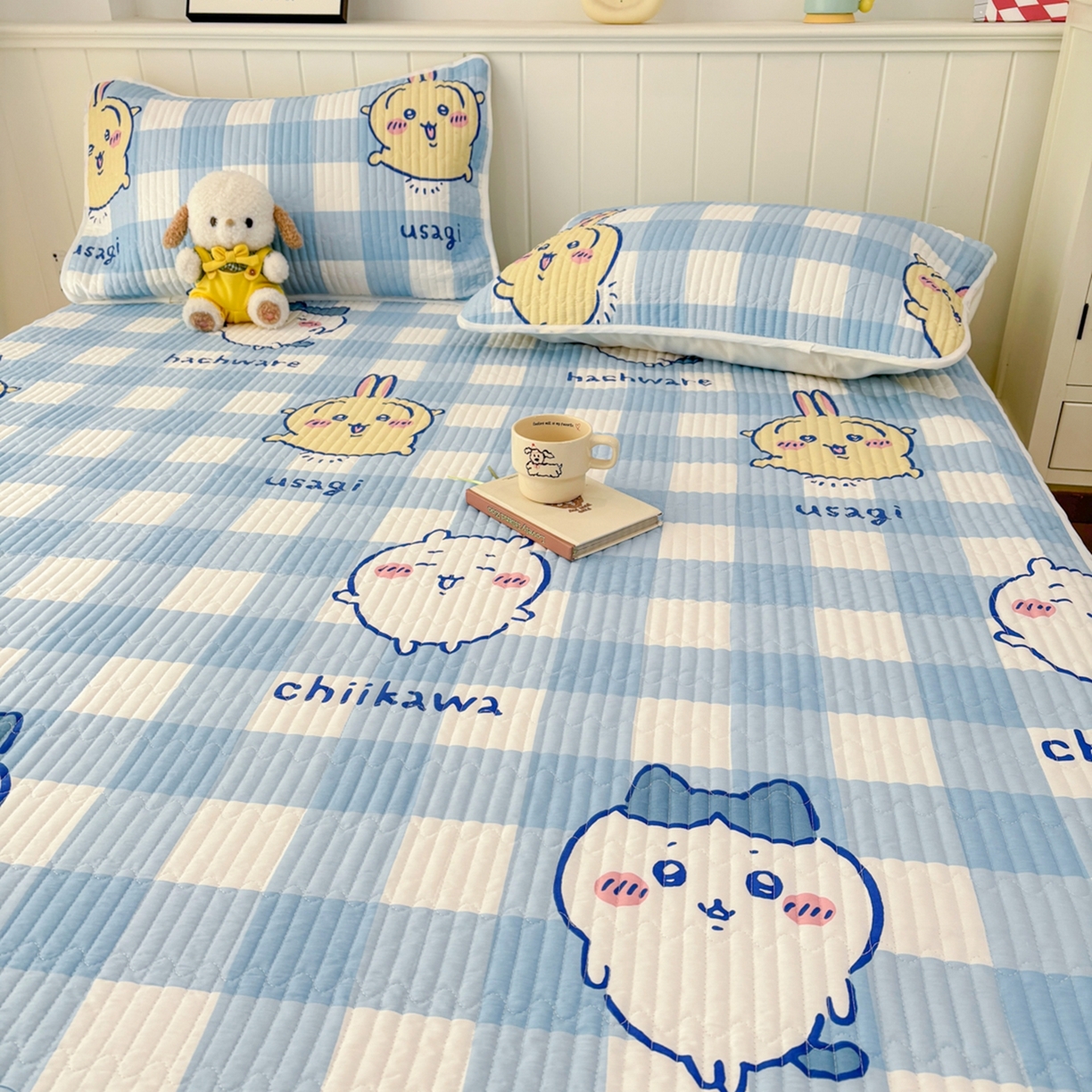 91家纺网 家纺一手货源 找家纺 孩子王家纺 2026新款Sanrio三丽鸥正版授权全棉纯棉夹棉多功能床垫-床盖（含防伪码） 蓝格乌萨奇