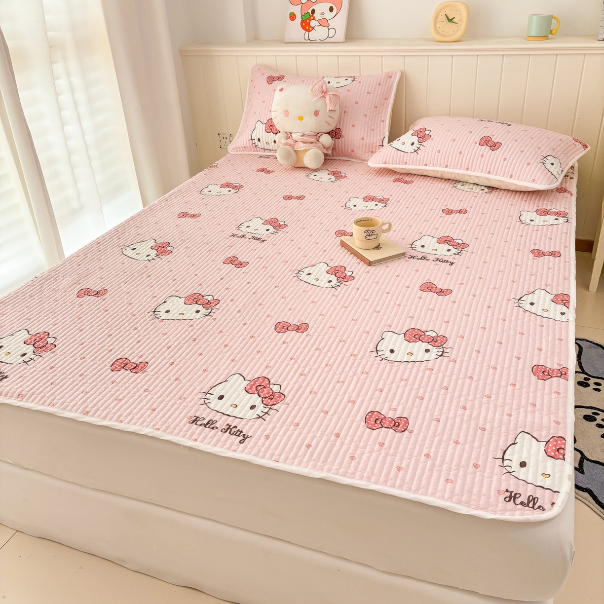 91家纺网 家纺一手货源 找家纺 孩子王家纺 2026新款Sanrio三丽鸥正版授权全棉纯棉夹棉多功能床垫-床盖（含防伪码） 甜糯凯蒂