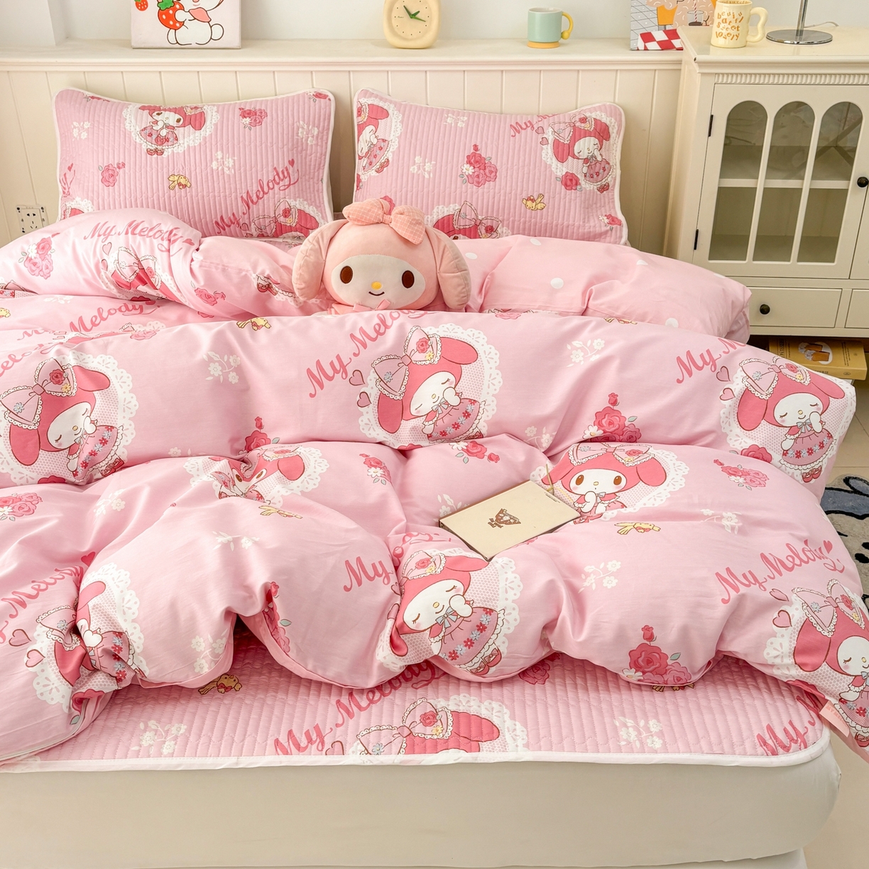 91家纺网 家纺一手货源 找家纺 孩子王家纺 2026新款Sanrio三丽鸥正版授权全棉纯棉夹棉多功能床垫-床盖（含防伪码） 晚安美乐蒂