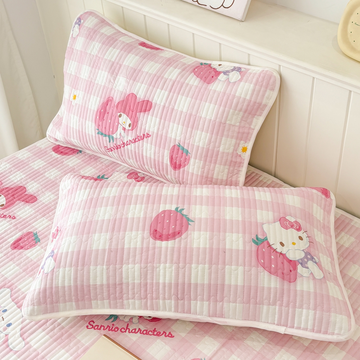 91家纺网 家纺一手货源 找家纺 孩子王家纺 2026新款Sanrio三丽鸥正版授权全棉纯棉夹棉多功能床垫-床盖（含防伪码） 奶芙美乐蒂