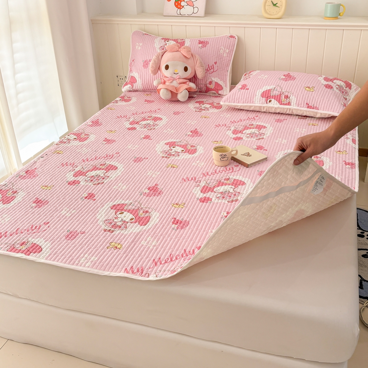 91家纺网 家纺一手货源 找家纺 孩子王家纺 2026新款Sanrio三丽鸥正版授权全棉纯棉夹棉多功能床垫-床盖（含防伪码） 晚安美乐蒂