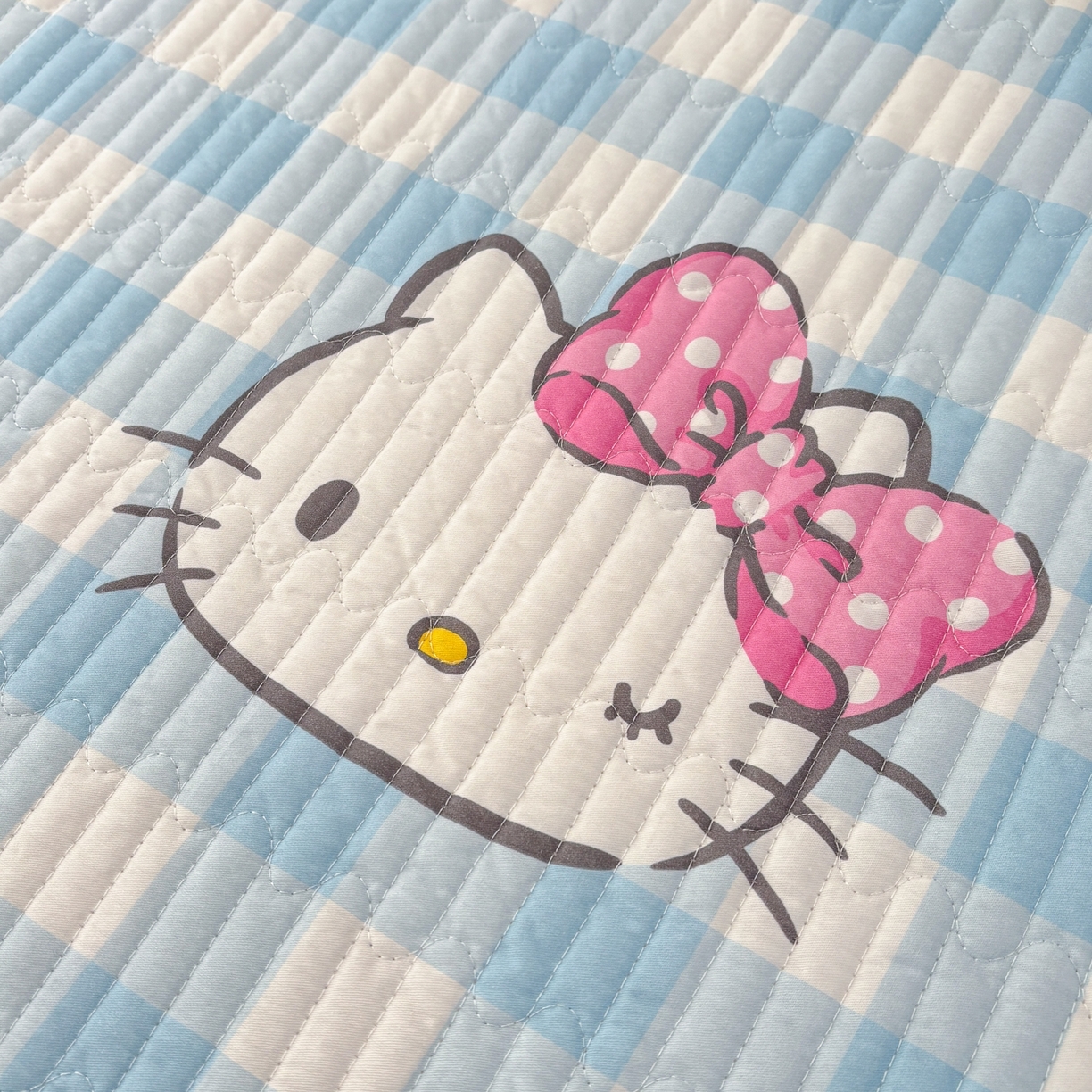 91家纺网 家纺一手货源 找家纺 孩子王家纺 2026新款Sanrio三丽鸥正版授权全棉纯棉夹棉多功能床垫-床盖（含防伪码） 甜美kt