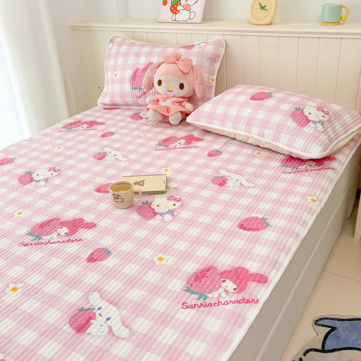 91家纺网 家纺一手货源 找家纺 孩子王家纺 2026新款Sanrio三丽鸥正版授权全棉纯棉夹棉多功能床垫-床盖（含防伪码） 奶芙美乐蒂
