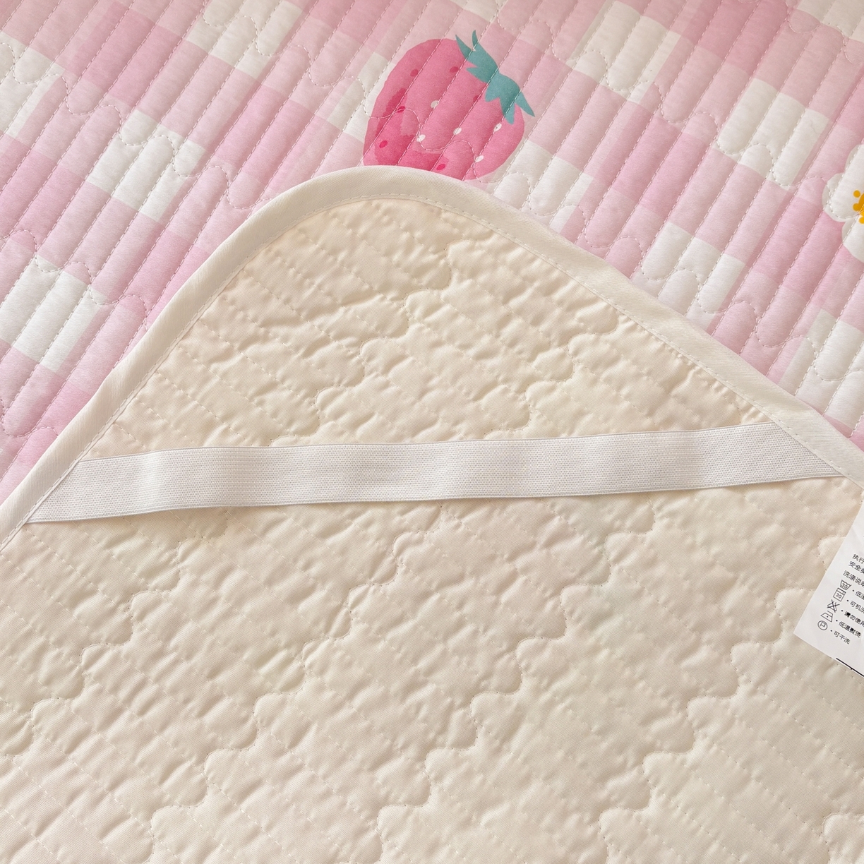 91家纺网 家纺一手货源 找家纺 孩子王家纺 2026新款Sanrio三丽鸥正版授权全棉纯棉夹棉多功能床垫-床盖（含防伪码） 奶芙美乐蒂