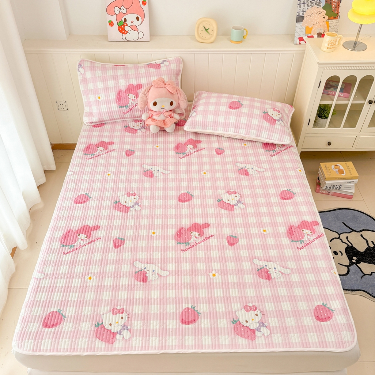 91家纺网 家纺一手货源 找家纺 孩子王家纺 2026新款Sanrio三丽鸥正版授权全棉纯棉夹棉多功能床垫-床盖（含防伪码） 奶芙美乐蒂