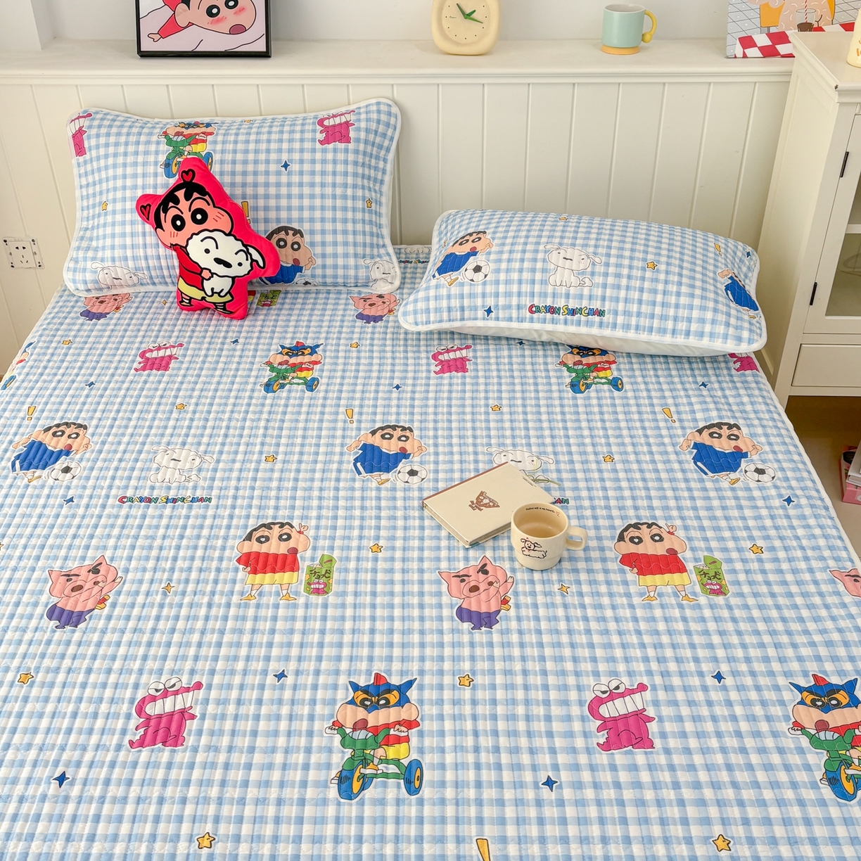 91家纺网 家纺一手货源 找家纺 孩子王家纺 2026新款Sanrio三丽鸥正版授权全棉纯棉夹棉多功能床垫-床盖（含防伪码） 蓝格小新乐园