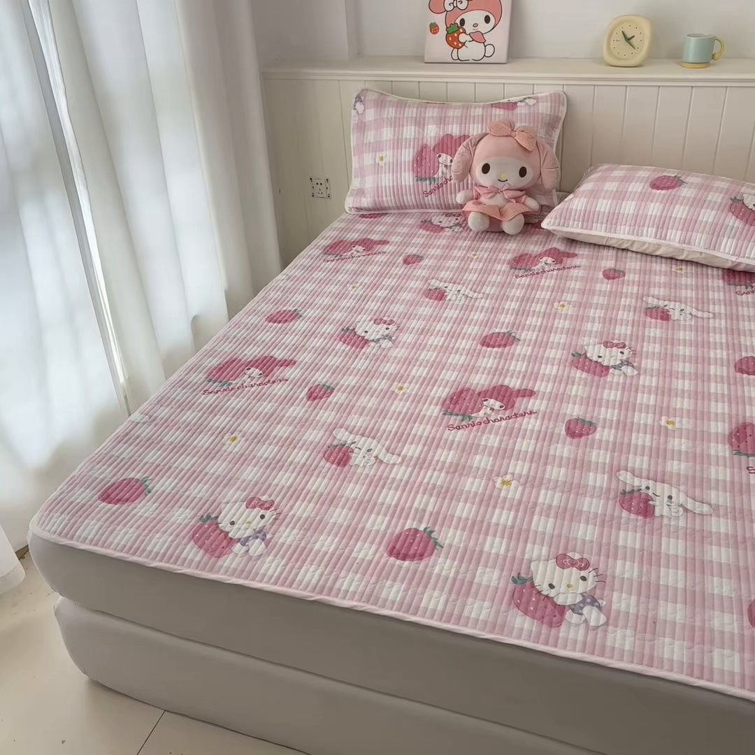 91家纺网 家纺一手货源 找家纺 孩子王家纺 2026新款Sanrio三丽鸥正版授权全棉纯棉夹棉多功能床垫-床盖（含防伪码） 奶芙美乐蒂