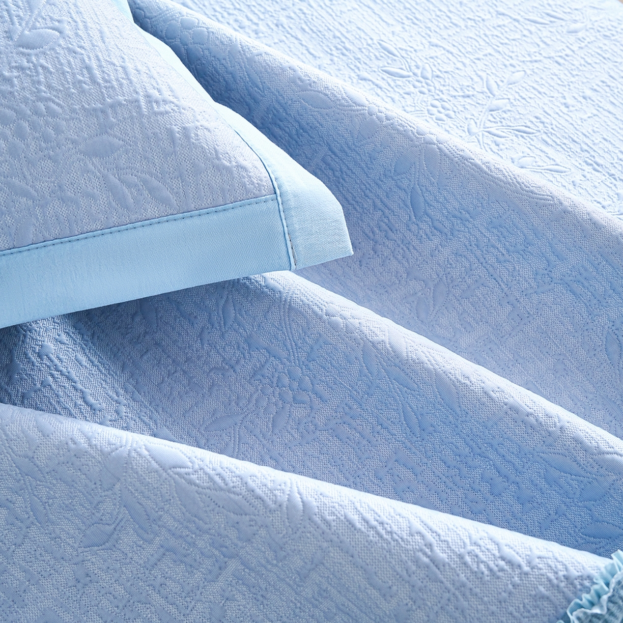 91家纺网 家纺一手货源 找家纺 梵克保罗 2026新款A类凉感豆豆席床裙款凉席席子-唯美 床裙款-唯美蓝色