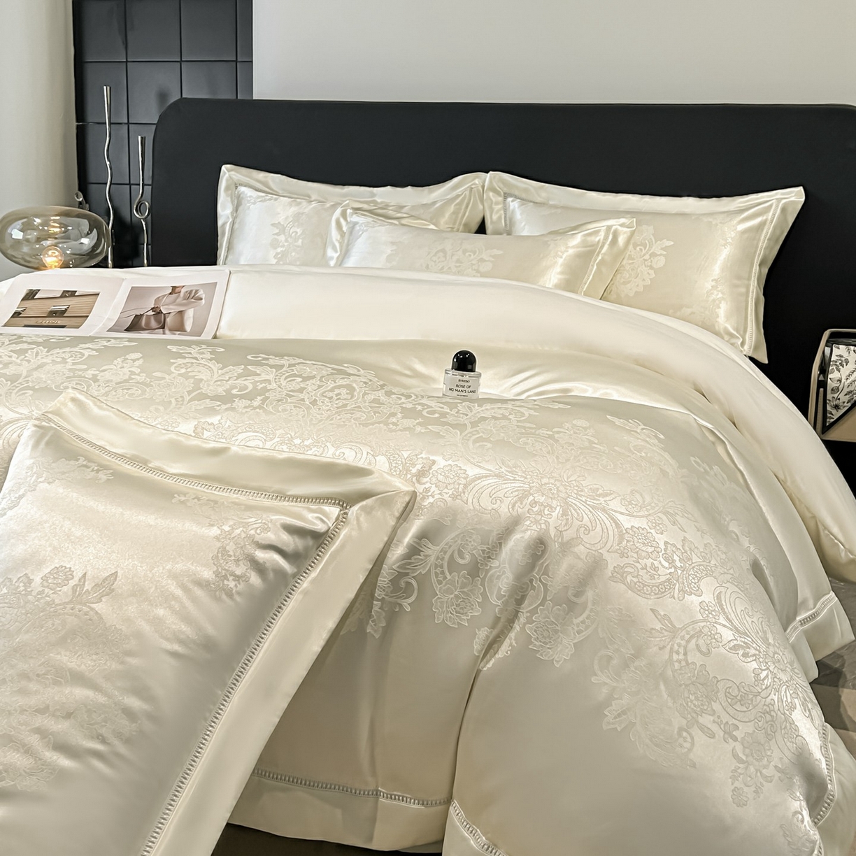 91家纺网 家纺一手货源 找家纺 （总）博纳家纺 2026春夏新款轻奢高端色织定位提花拼角镂空款款四件套-沁园花语