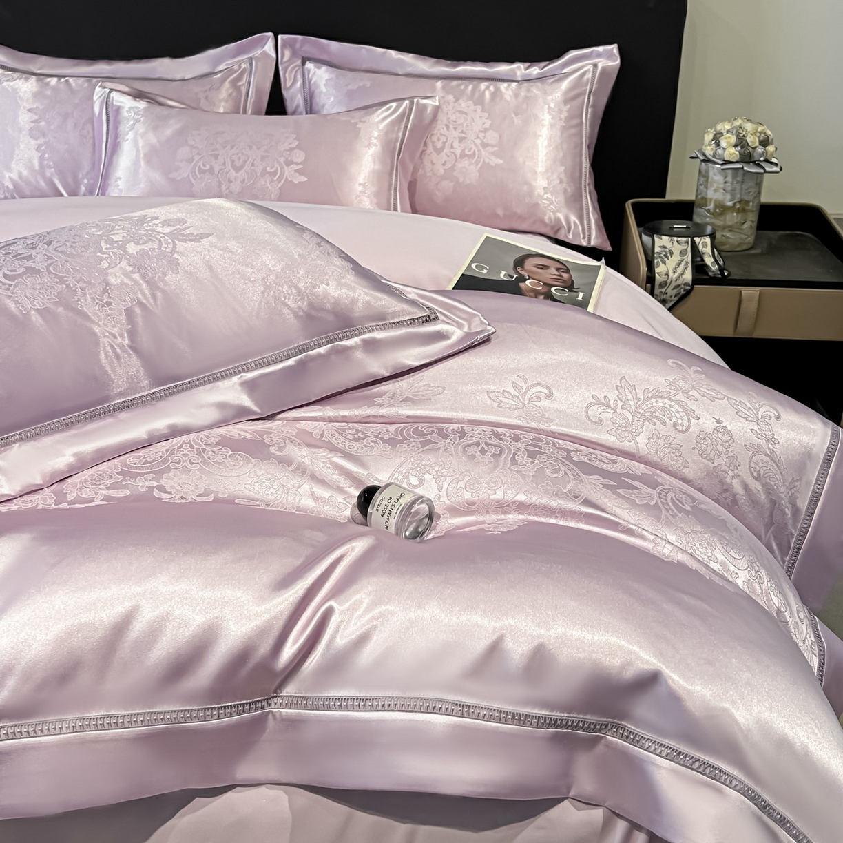 91家纺网 家纺一手货源 找家纺 博纳家纺 2026春夏新款轻奢高端色织定位提花拼角镂空款款四件套-沁园花语 沁园花语-浅紫