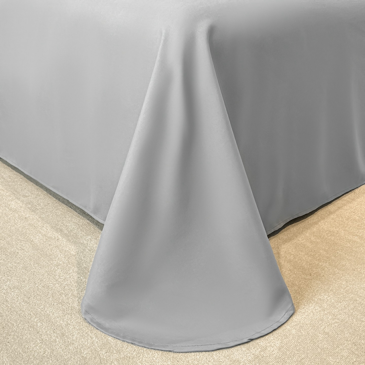 91家纺网 家纺一手货源 找家纺 博纳家纺 2026春夏新款轻奢高端色织定位提花拼角镂空款款四件套-沁园花语 沁园花语-绅士灰