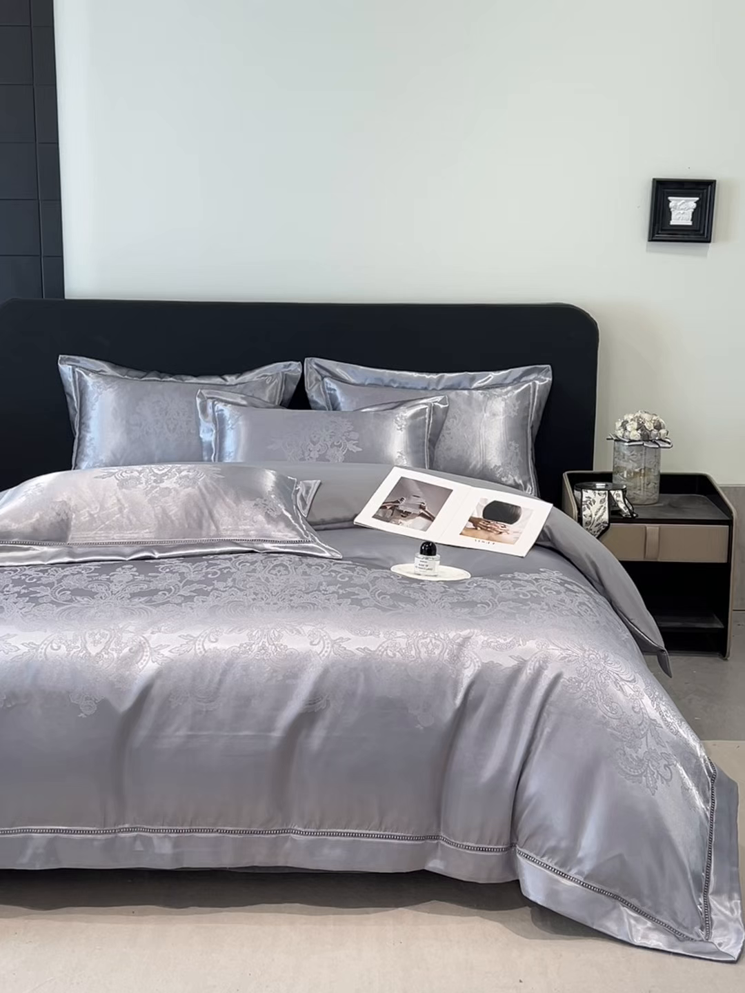 91家纺网 家纺一手货源 找家纺 博纳家纺 2026春夏新款轻奢高端色织定位提花拼角镂空款款四件套-沁园花语 沁园花语-绅士灰