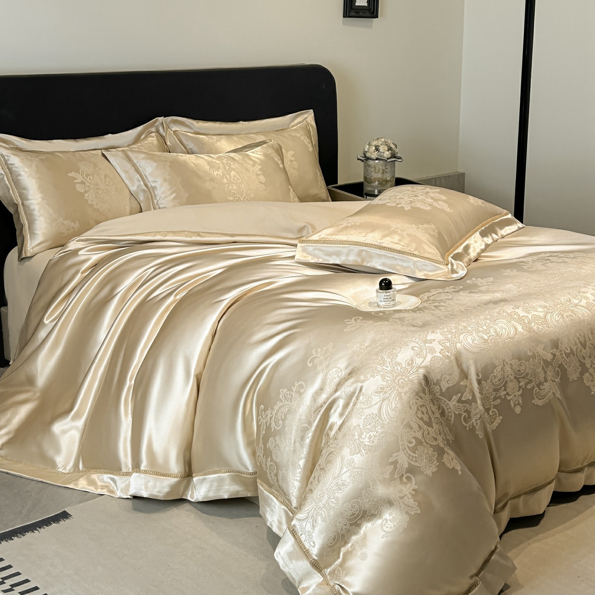 91家纺网 家纺一手货源 找家纺 博纳家纺 2026春夏新款轻奢高端色织定位提花拼角镂空款款四件套-沁园花语 沁园花语-香槟