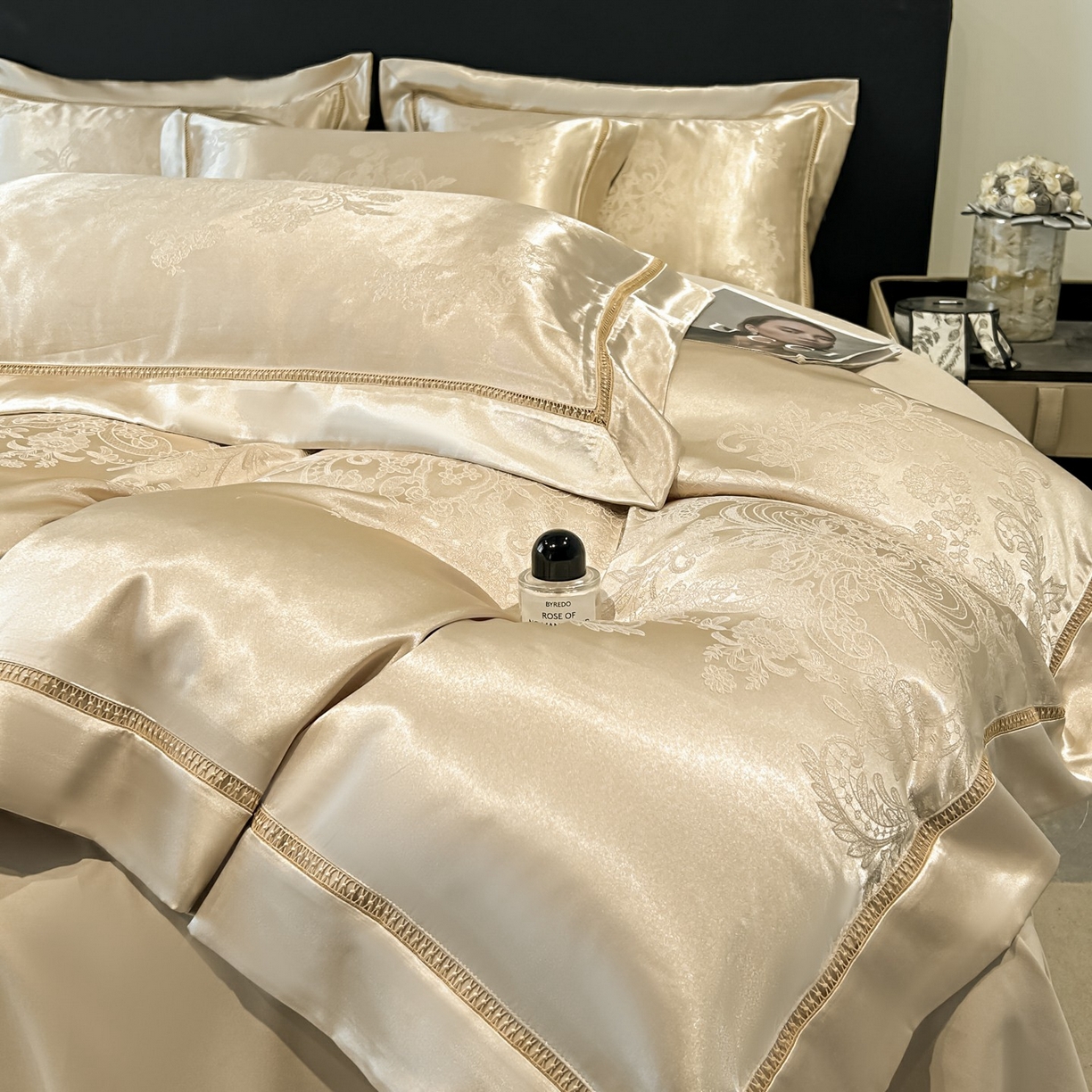 91家纺网 家纺一手货源 找家纺 博纳家纺 2026春夏新款轻奢高端色织定位提花拼角镂空款款四件套-沁园花语 沁园花语-香槟