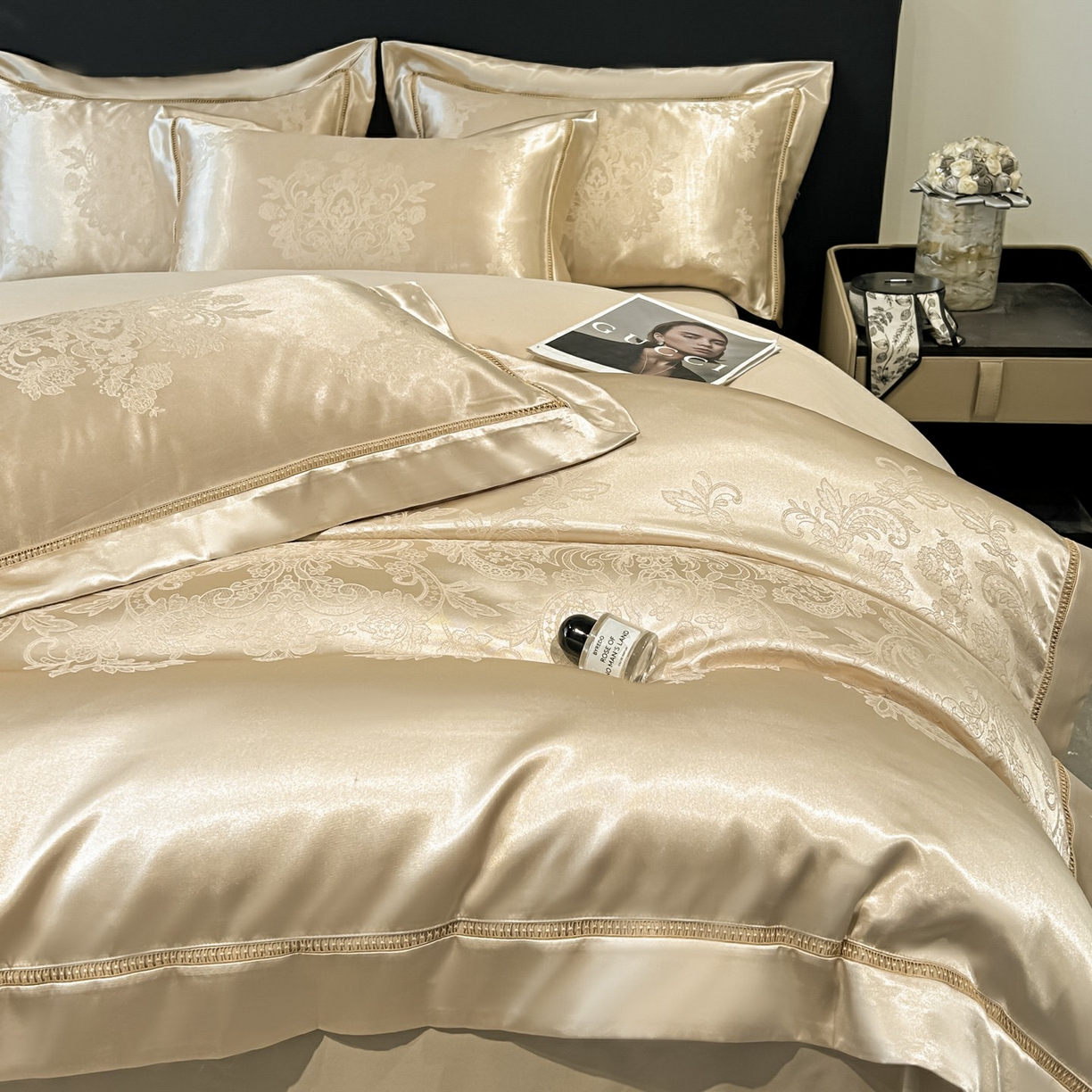 91家纺网 家纺一手货源 找家纺 博纳家纺 2026春夏新款轻奢高端色织定位提花拼角镂空款款四件套-沁园花语 沁园花语-香槟