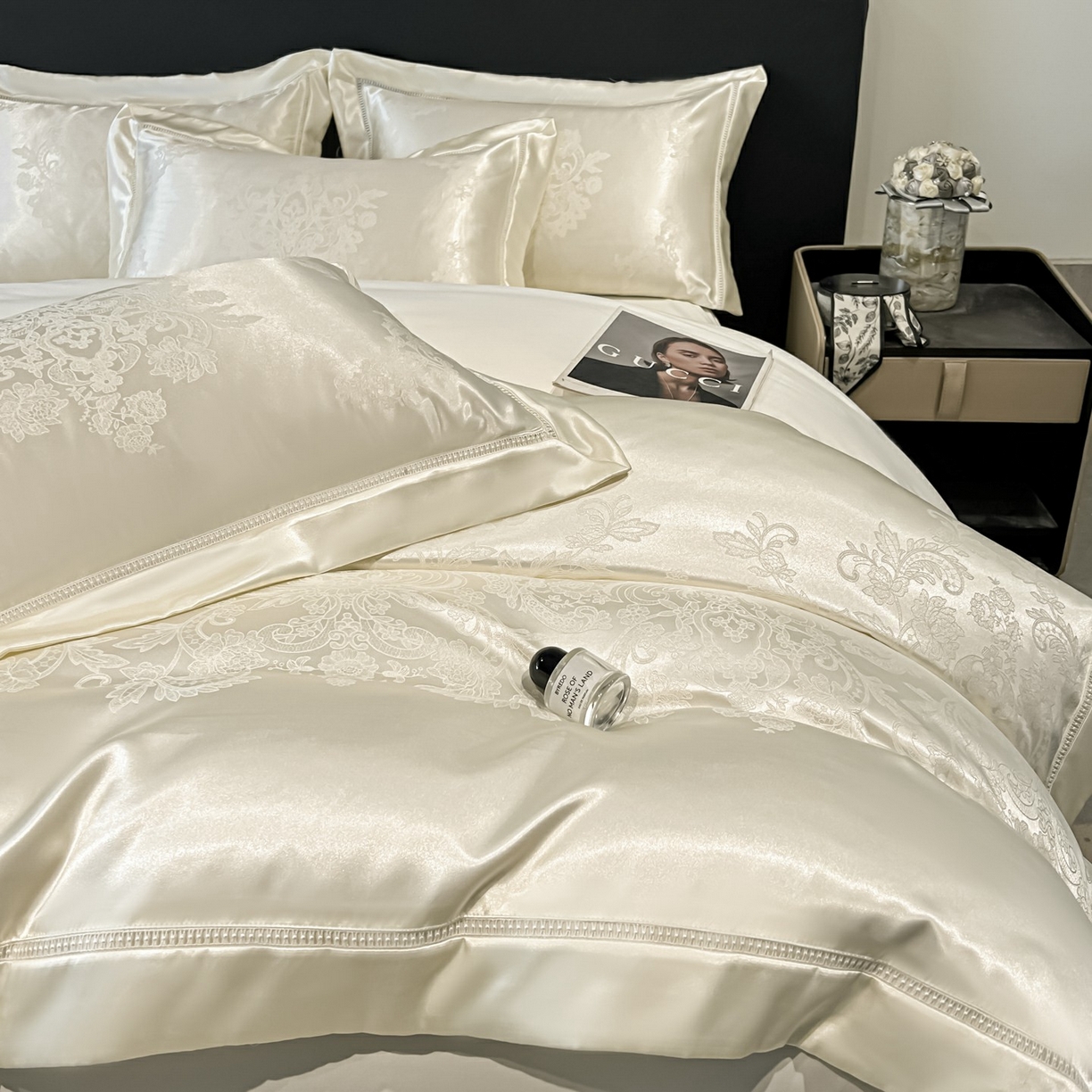 91家纺网 家纺一手货源 找家纺 博纳家纺 2026春夏新款轻奢高端色织定位提花拼角镂空款款四件套-沁园花语 沁园花语-象牙白