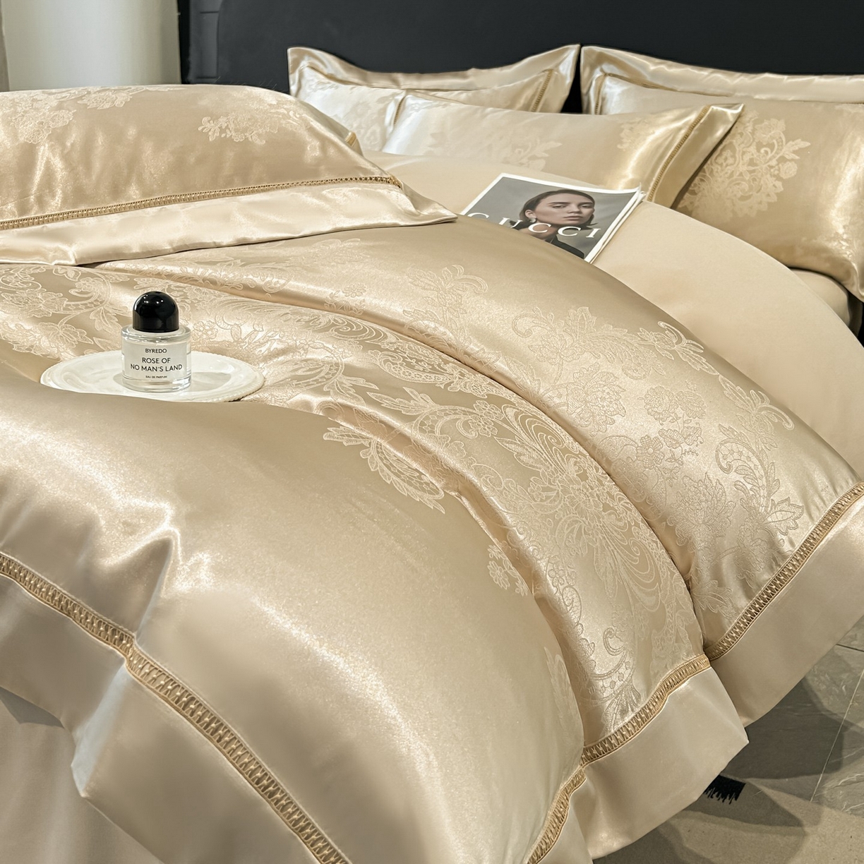 91家纺网 家纺一手货源 找家纺 博纳家纺 2026春夏新款轻奢高端色织定位提花拼角镂空款款四件套-沁园花语 沁园花语-香槟