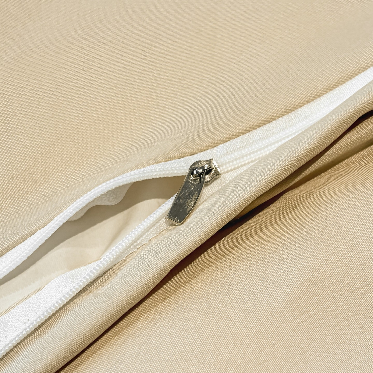 91家纺网 家纺一手货源 找家纺 博纳家纺 2026春夏新款轻奢高端色织定位提花拼角镂空款款四件套-沁园花语 沁园花语-香槟