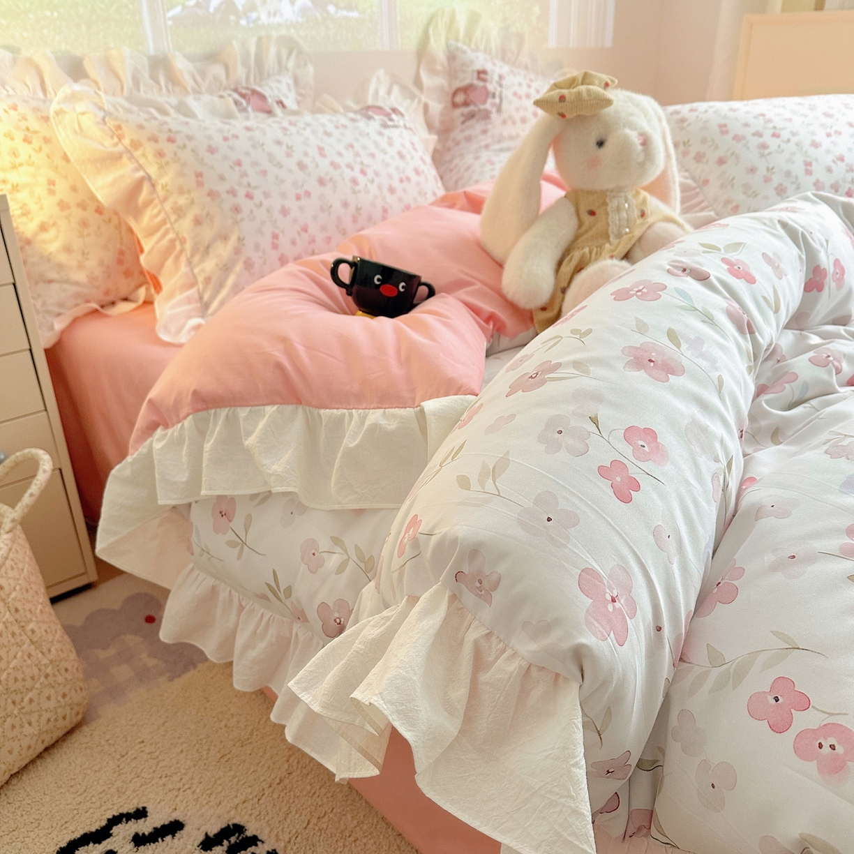 91家纺网 家纺一手货源 找家纺 （总）孩子王家纺 2026新款韩式INS减龄小红书仿绣花花边款全棉纯棉卡通四件套