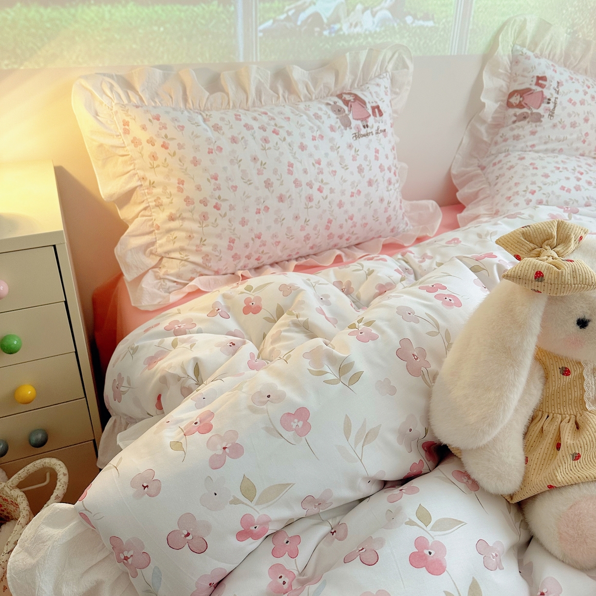 91家纺网 家纺一手货源 找家纺 （总）孩子王家纺 2026新款韩式INS减龄小红书仿绣花花边款全棉纯棉卡通四件套