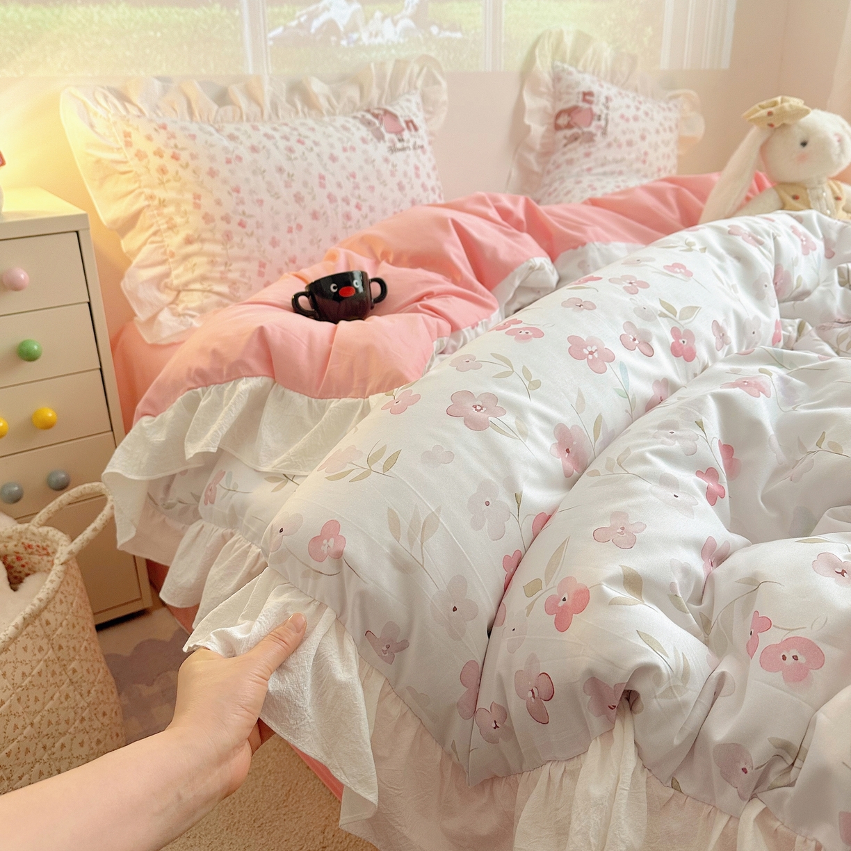 91家纺网 家纺一手货源 找家纺 （总）孩子王家纺 2026新款韩式INS减龄小红书仿绣花花边款全棉纯棉卡通四件套