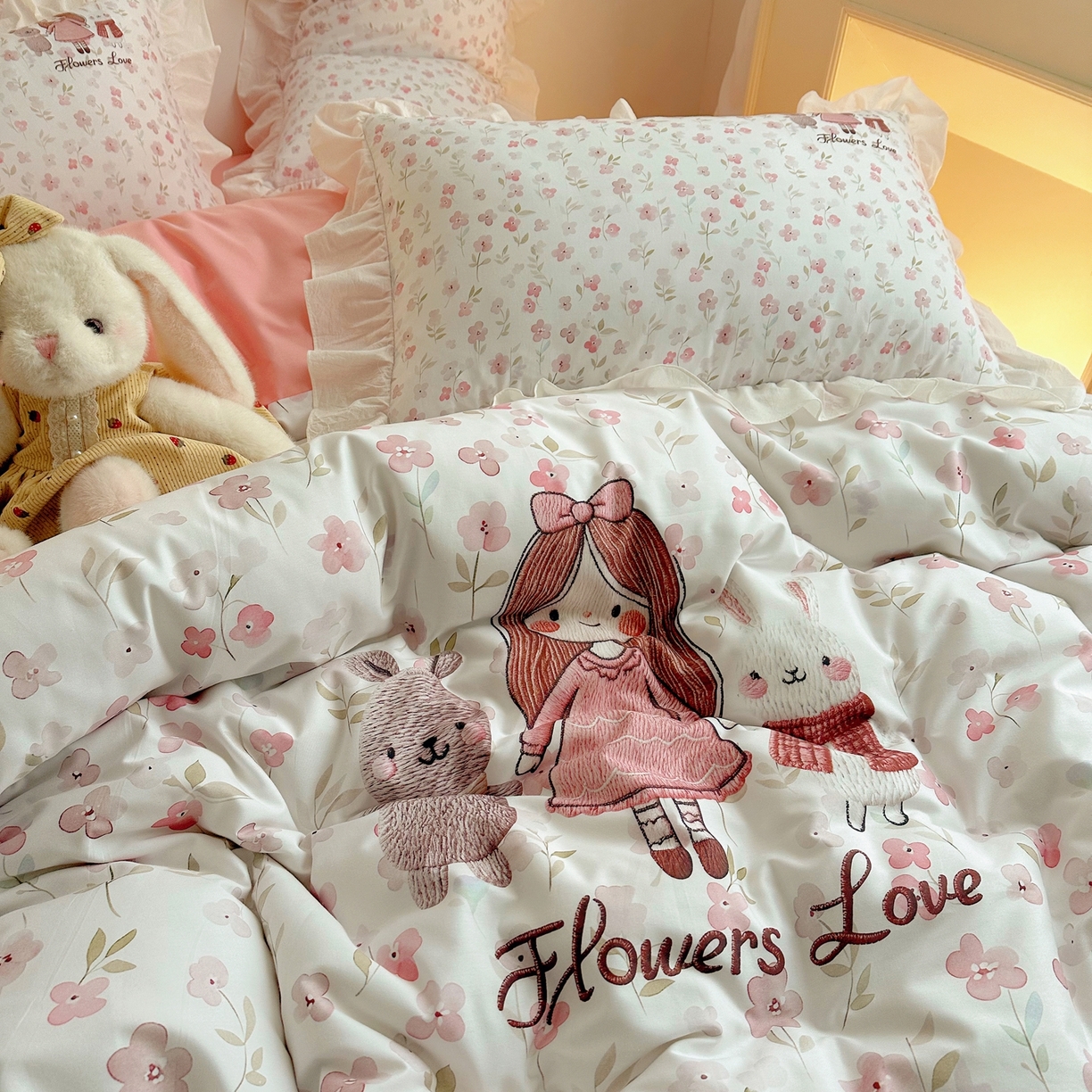 91家纺网 家纺一手货源 找家纺 （总）孩子王家纺 2026新款韩式INS减龄小红书仿绣花花边款全棉纯棉卡通四件套