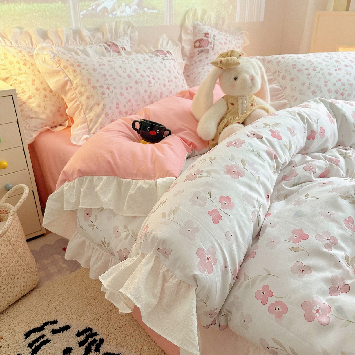 91家纺网 家纺一手货源 找家纺 （总）孩子王家纺 2026新款韩式INS减龄小红书仿绣花花边款全棉纯棉卡通四件套