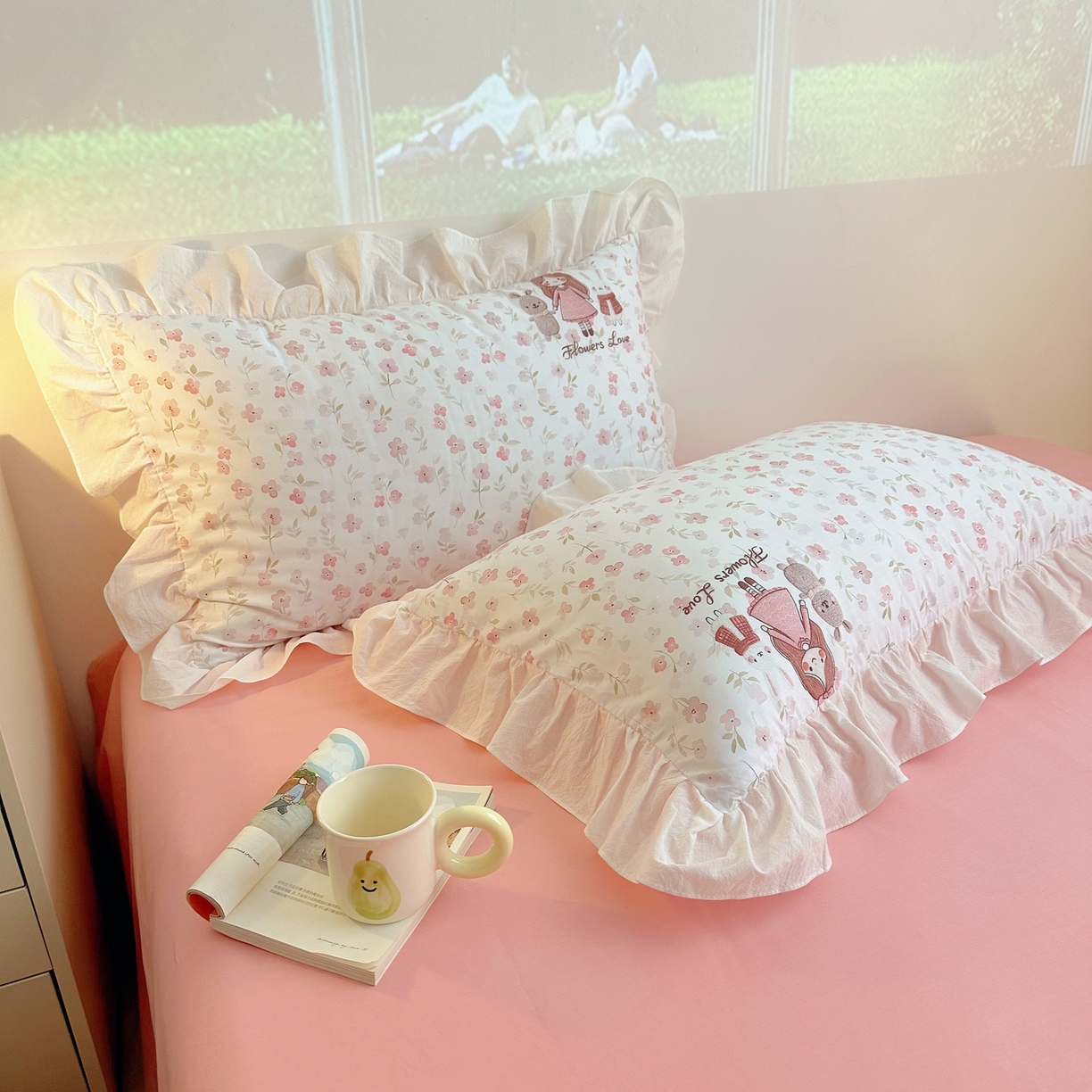 91家纺网 家纺一手货源 找家纺 孩子王家纺 2026新款韩式INS减龄小红书仿绣花花边款全棉纯棉卡通四件套 花漾少女与萌友