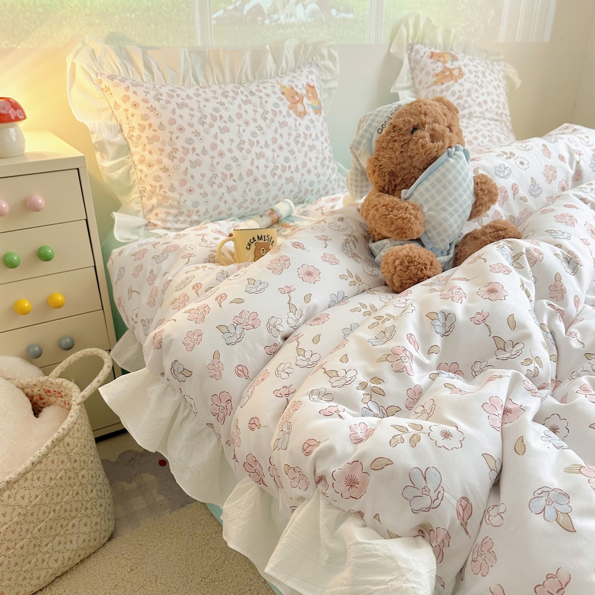 91家纺网 家纺一手货源 找家纺 孩子王家纺 2026新款韩式INS减龄小红书仿绣花花边款全棉纯棉卡通四件套 花边奶油小熊