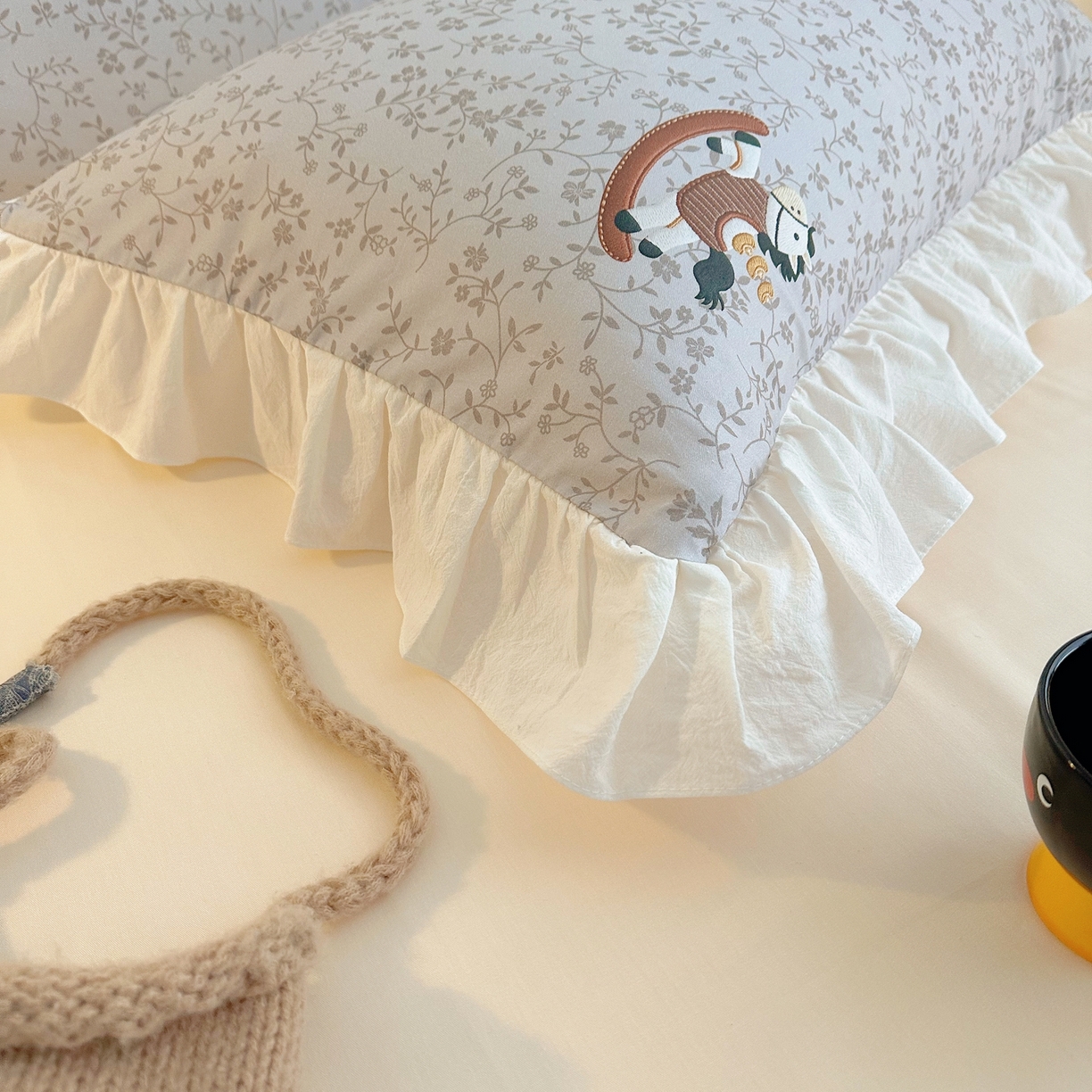 91家纺网 家纺一手货源 找家纺 孩子王家纺 2026新款韩式INS减龄小红书仿绣花花边款全棉纯棉卡通四件套 春日马戏班