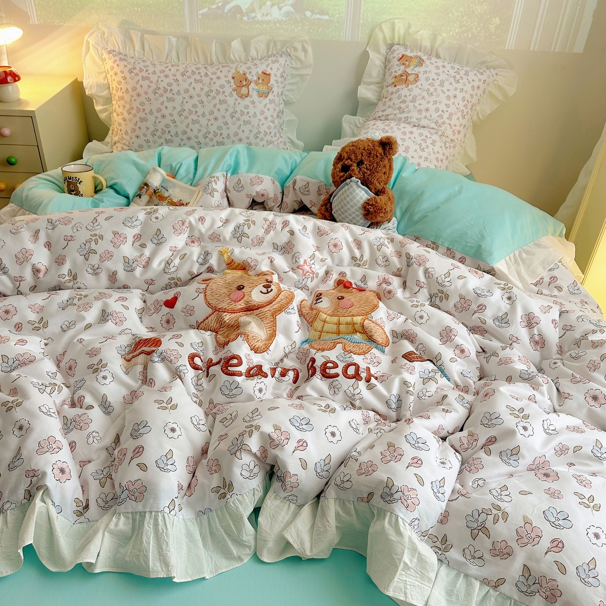 91家纺网 家纺一手货源 找家纺 （总）孩子王家纺 2026新款韩式INS减龄小红书仿绣花花边款全棉纯棉卡通四件套