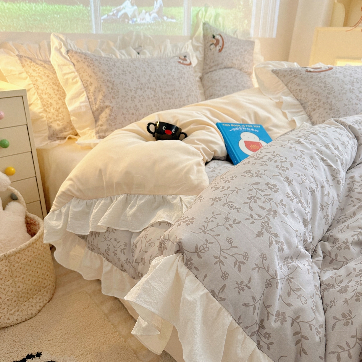 91家纺网 家纺一手货源 找家纺 孩子王家纺 2026新款韩式INS减龄小红书仿绣花花边款全棉纯棉卡通四件套 春日马戏班