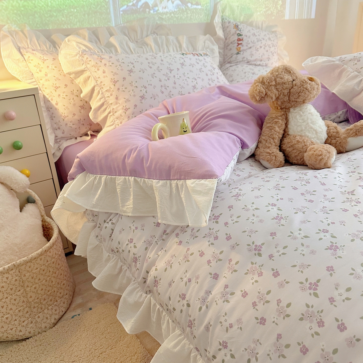 91家纺网 家纺一手货源 找家纺 孩子王家纺 2026新款韩式INS减龄小红书仿绣花花边款全棉纯棉卡通四件套 花田里的小象