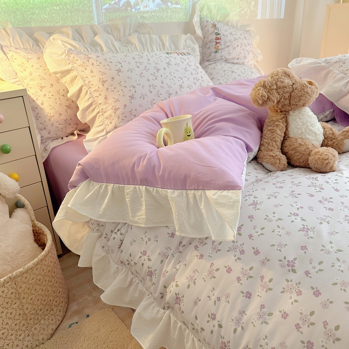 91家纺网 家纺一手货源 找家纺 孩子王家纺 2026新款韩式INS减龄小红书仿绣花花边款全棉纯棉卡通四件套 花田里的小象