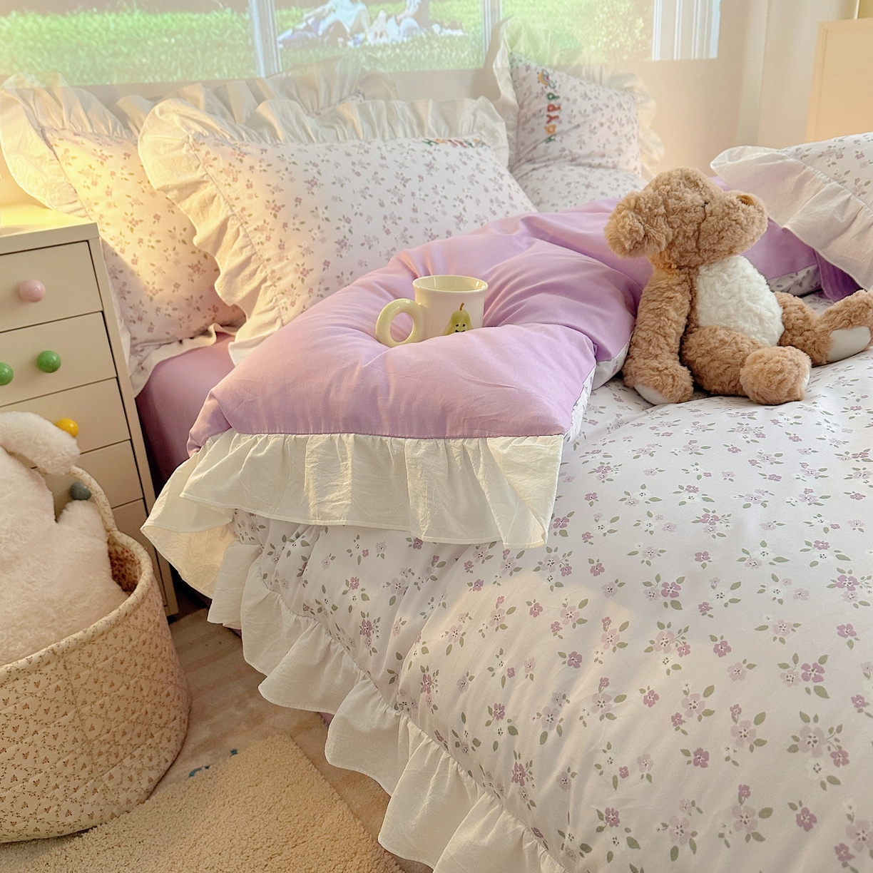 91家纺网 家纺一手货源 找家纺 孩子王家纺 2026新款韩式INS减龄小红书仿绣花花边款全棉纯棉卡通四件套 花田里的小象